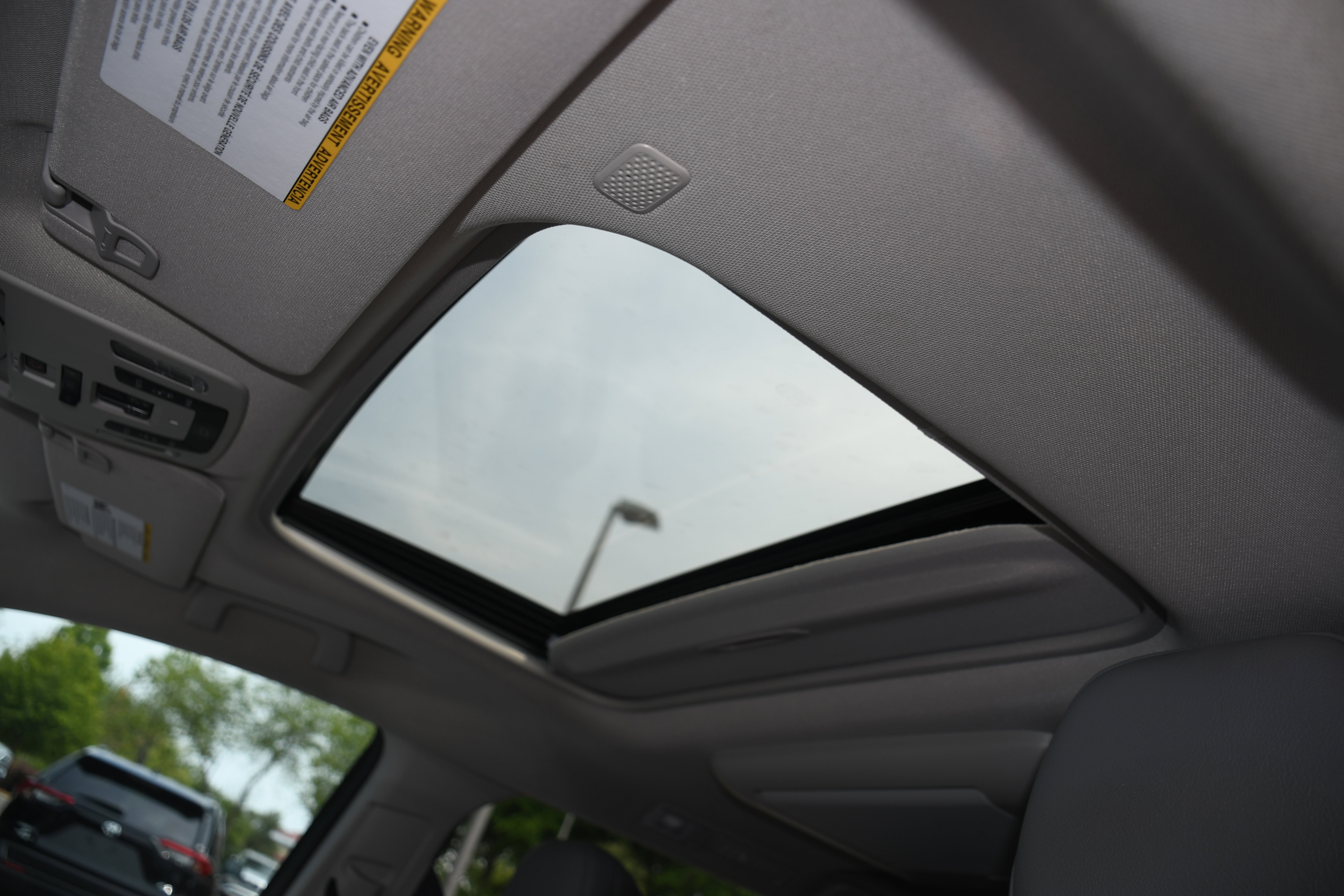 Used 2022 Toyota Sienna Limited FWD image 13