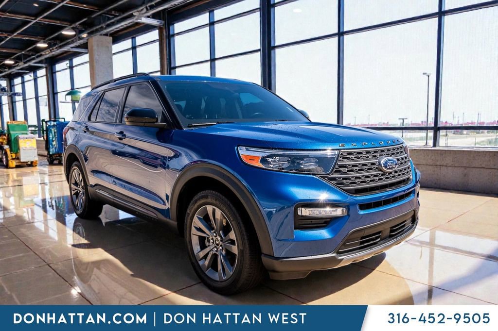 Used 2023 Ford Explorer XLT w/ Equipment Group 202A AWD/4WD image 36