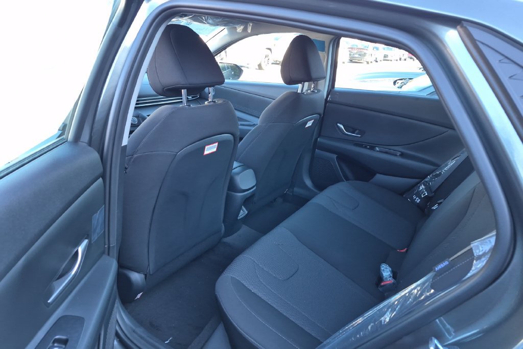 New 2026 Hyundai Elantra SE FWD image 15
