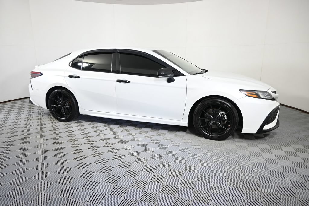 Used 2022 Toyota Camry XSE FWD image 8