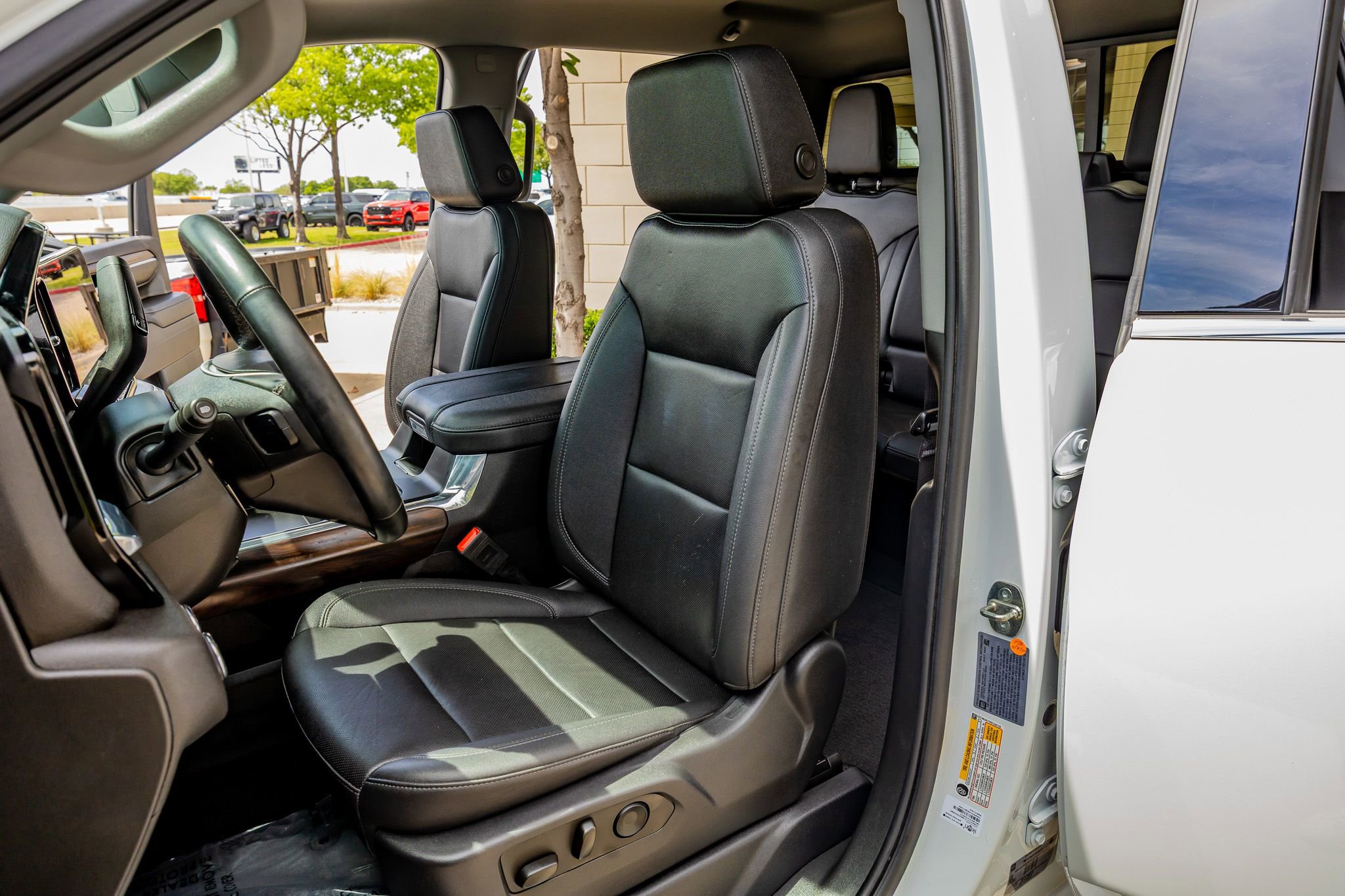 Used 2024 GMC Sierra 3500 SLT w/ SLT Premium Package AWD/4WD image 30