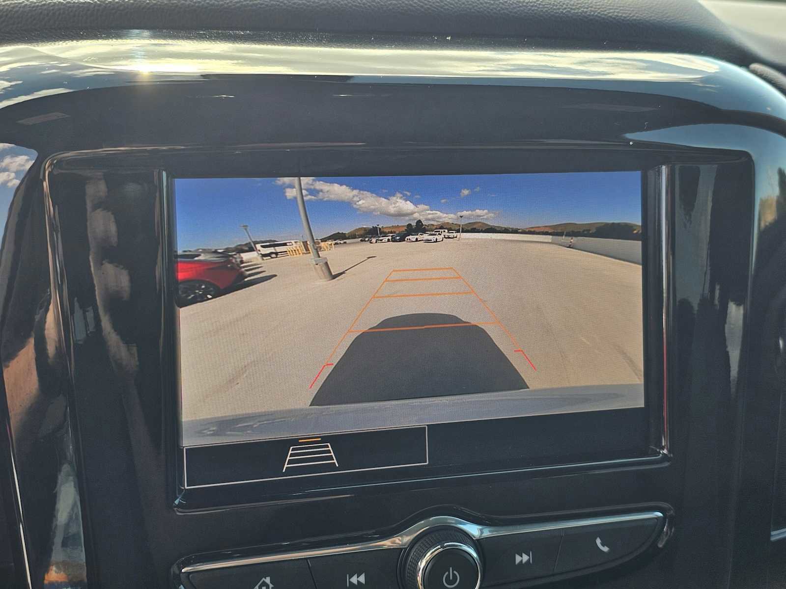 Used 2023 Chevrolet Traverse LT FWD image 28