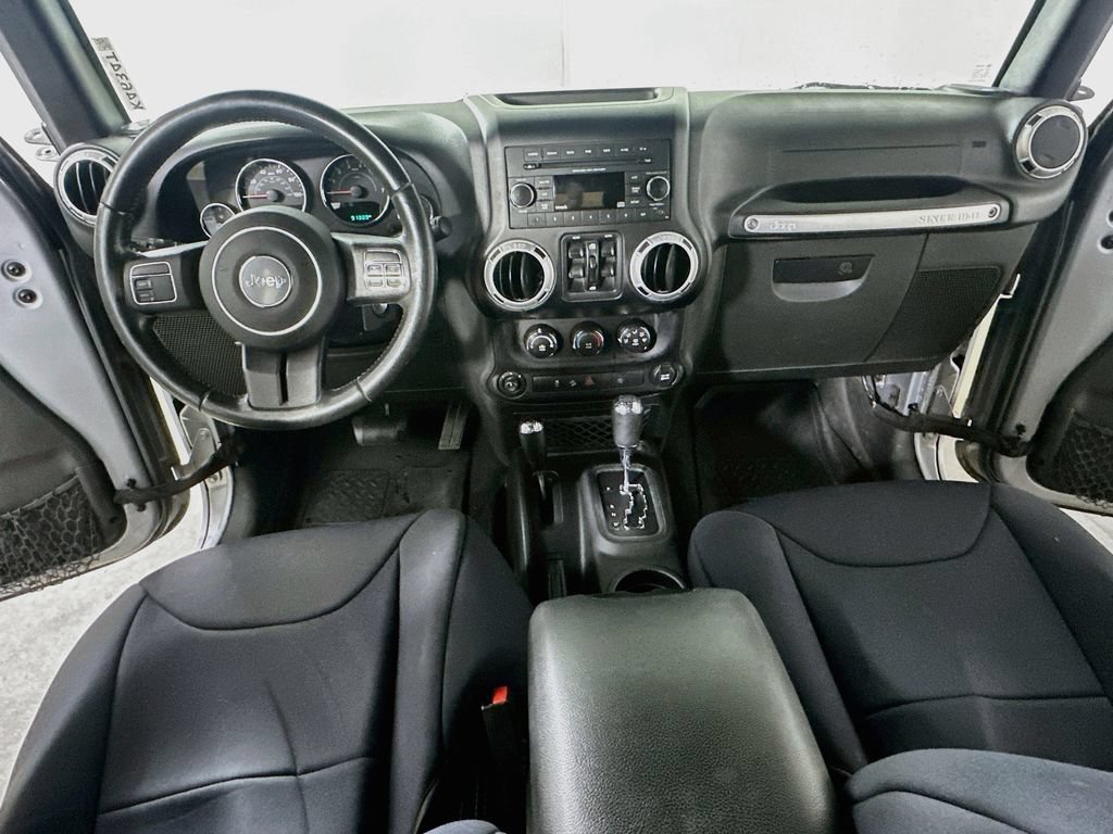 Used 2015 Jeep Wrangler Unlimited Rubicon AWD/4WD image 17