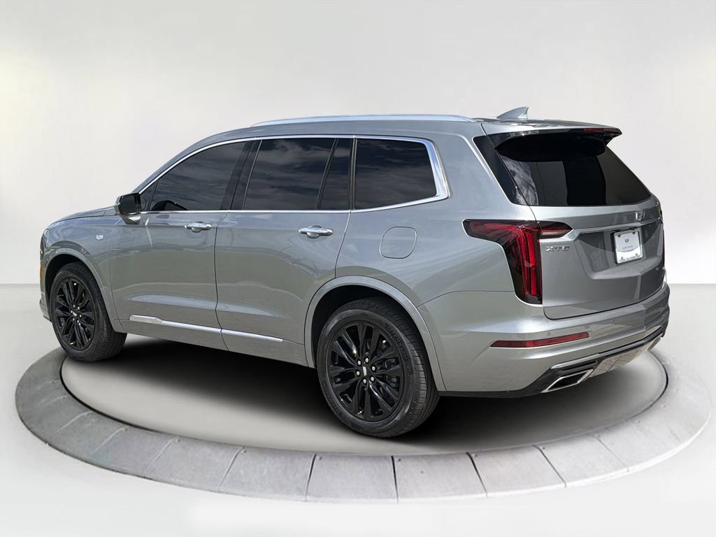 Certified 2025 Cadillac XT6 Luxury FWD image 3