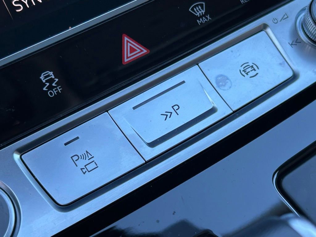 Used 2023 Audi Q7 3.0T Prestige image 34