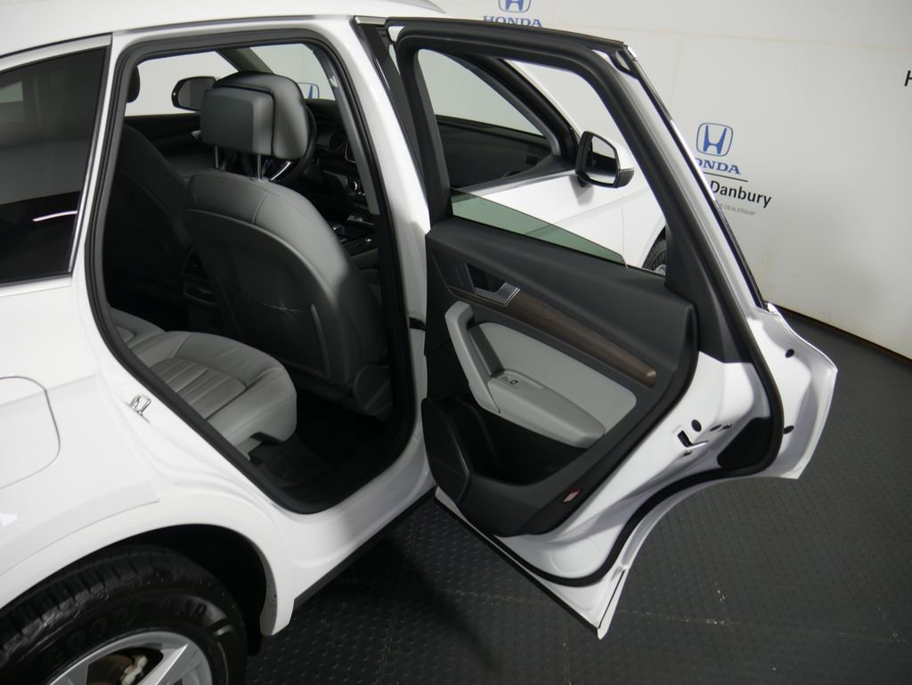 Used 2021 Audi Q5 2.0T Premium w/ Convenience Package image 8