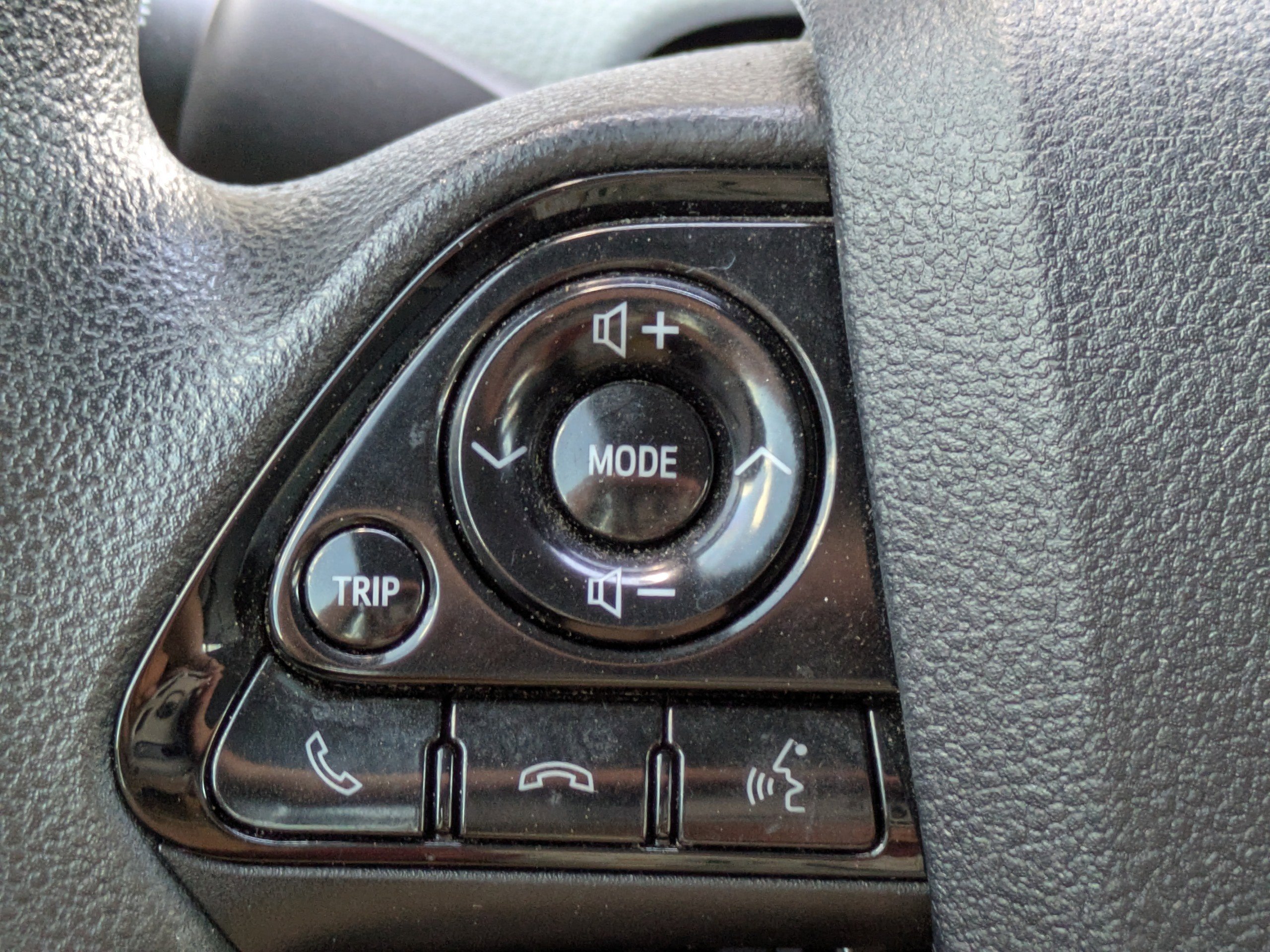 Used 2020 Toyota Prius LE image 26