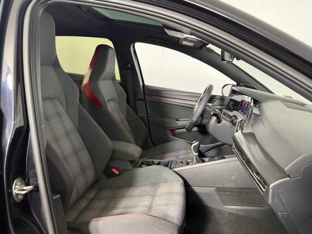Used 2022 Volkswagen GTI SE image 29