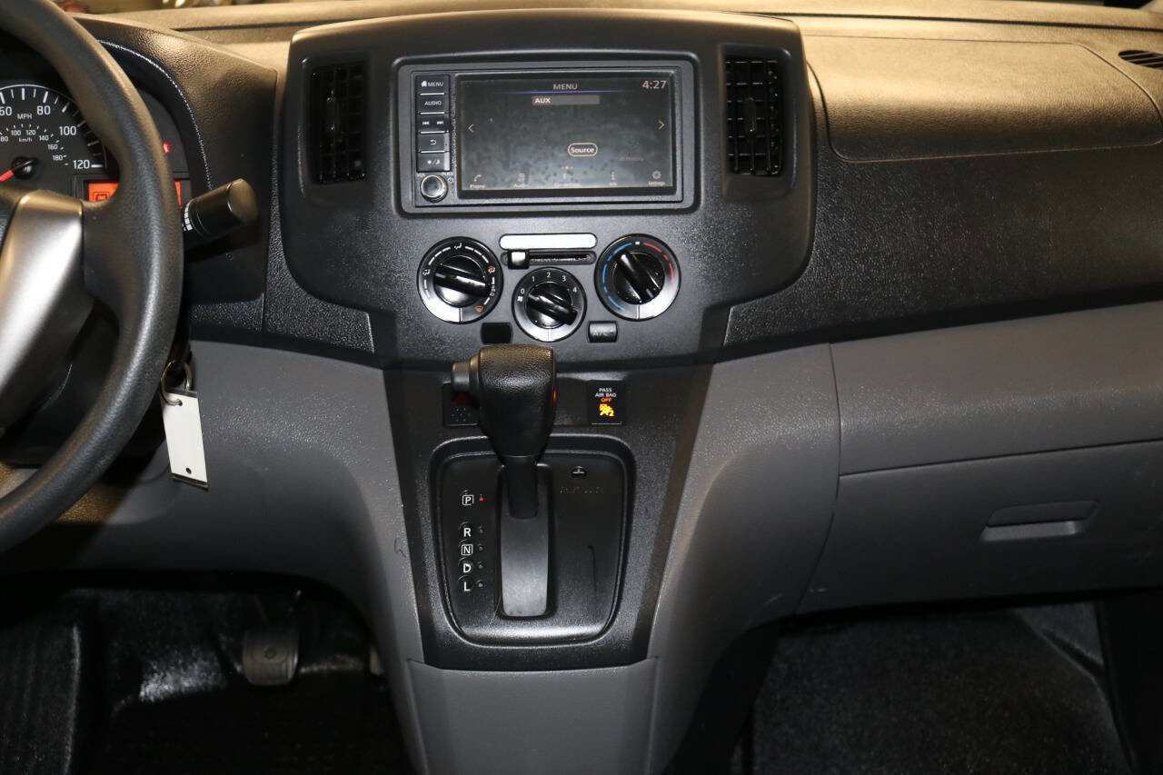 Used 2020 Nissan NV200 S w/ Back Door Glass Package image 23