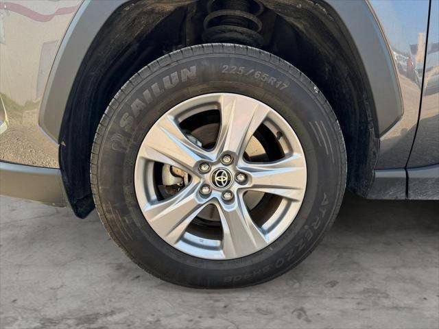 Certified 2025 Toyota RAV4 XLE AWD/4WD image 99