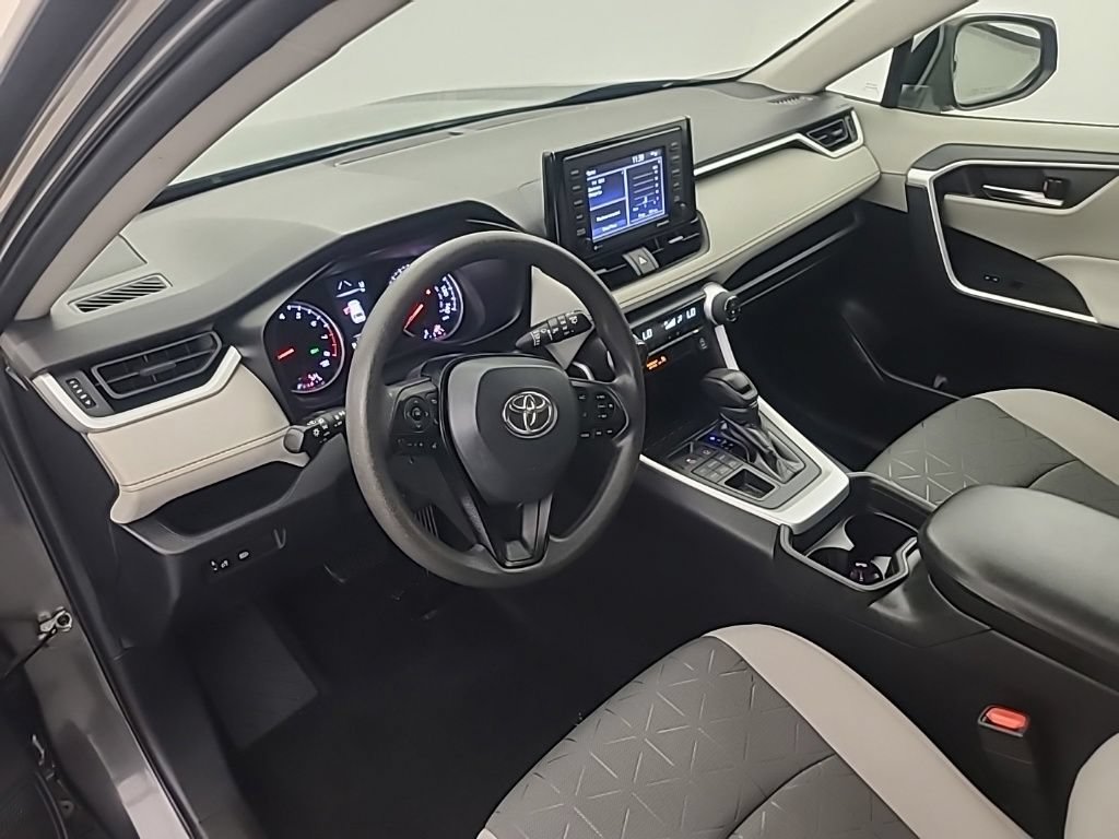 Used 2021 Toyota RAV4 XLE AWD/4WD image 25