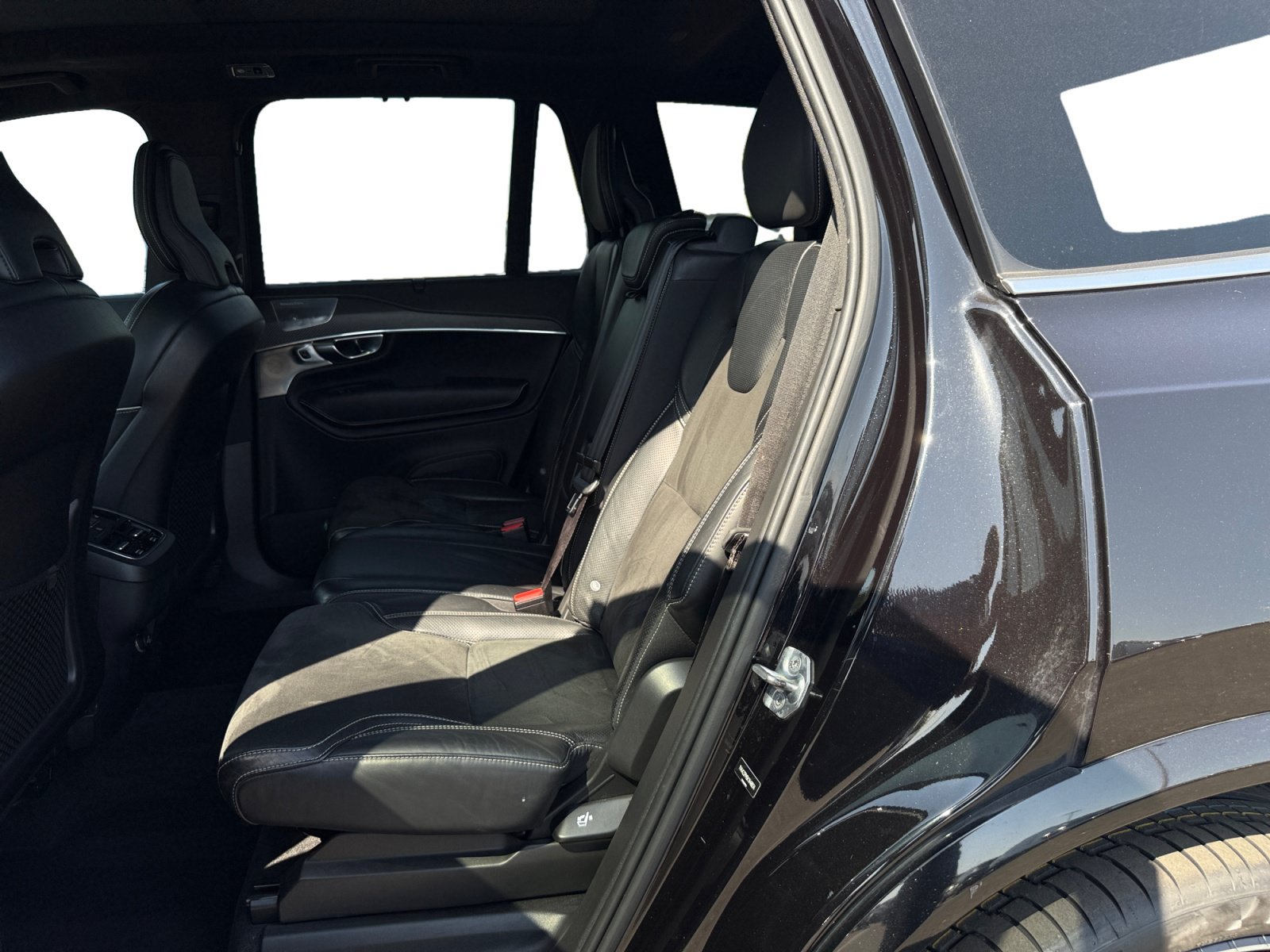 Used 2019 Volvo XC90 T6 R-Design w/ Advanced Package AWD/4WD image 16