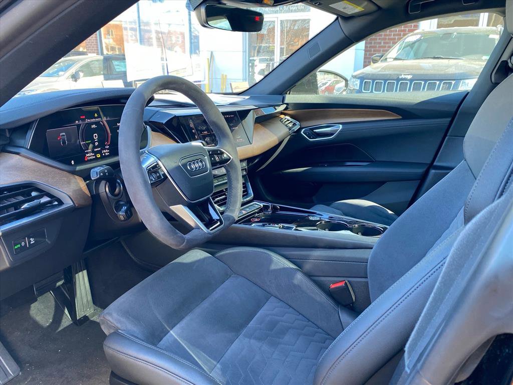 Used 2022 Audi e-tron GT Premium Plus image 8