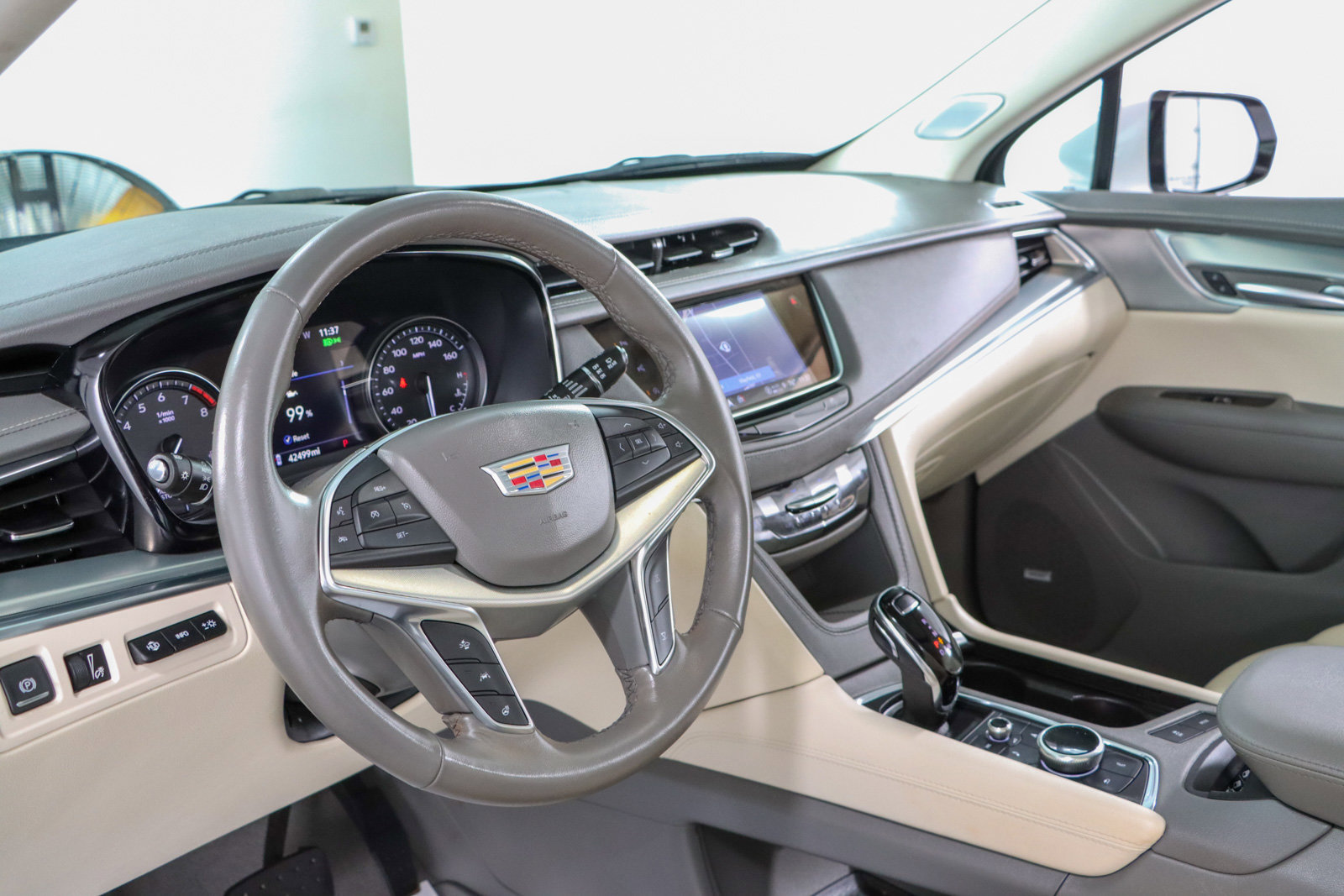 Used 2023 Cadillac XT5 Premium Luxury w/ Technology Package FWD image 25