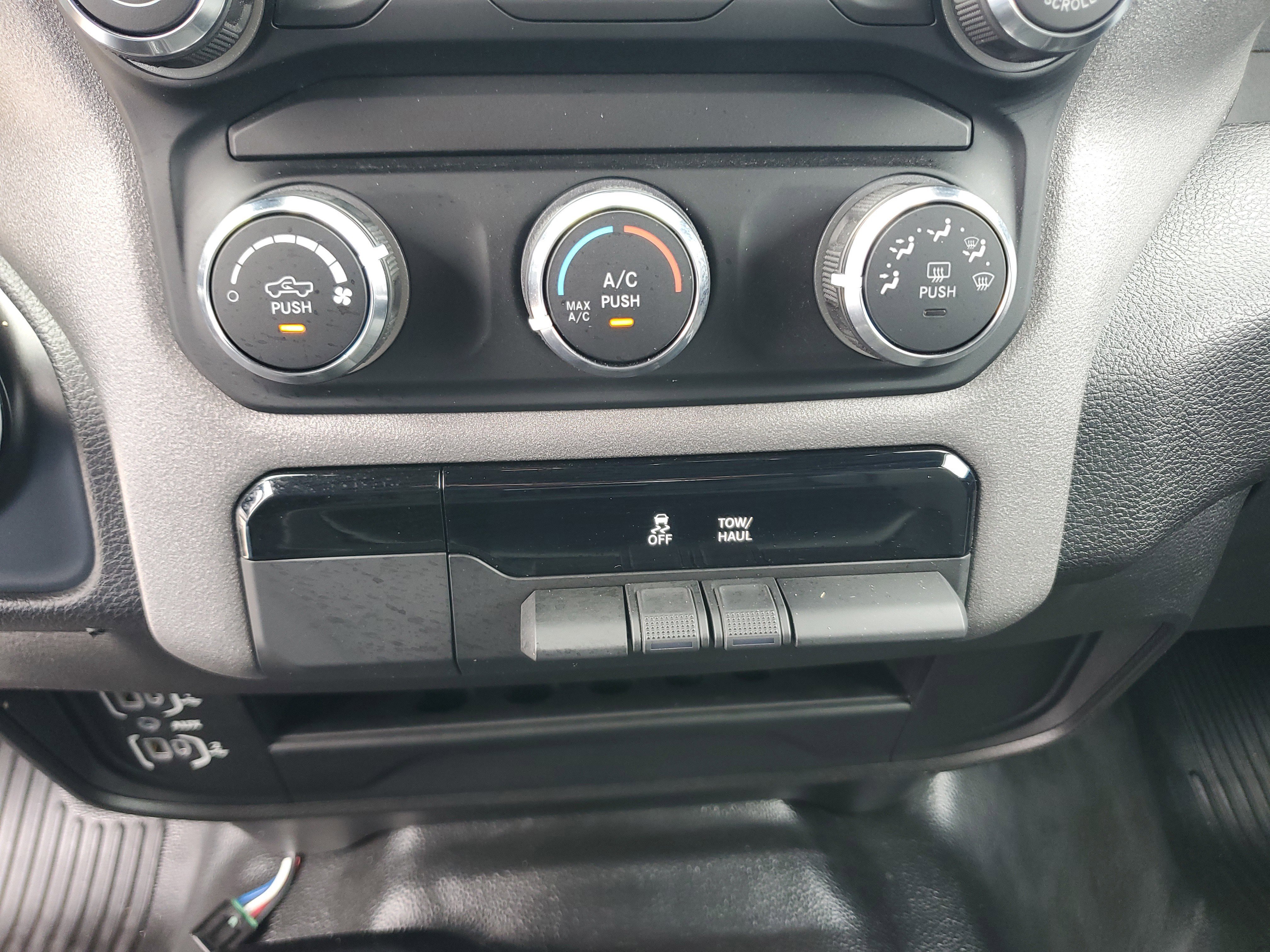 Used 2024 RAM 2500 Tradesman w/ Chrome Appearance Group image 24