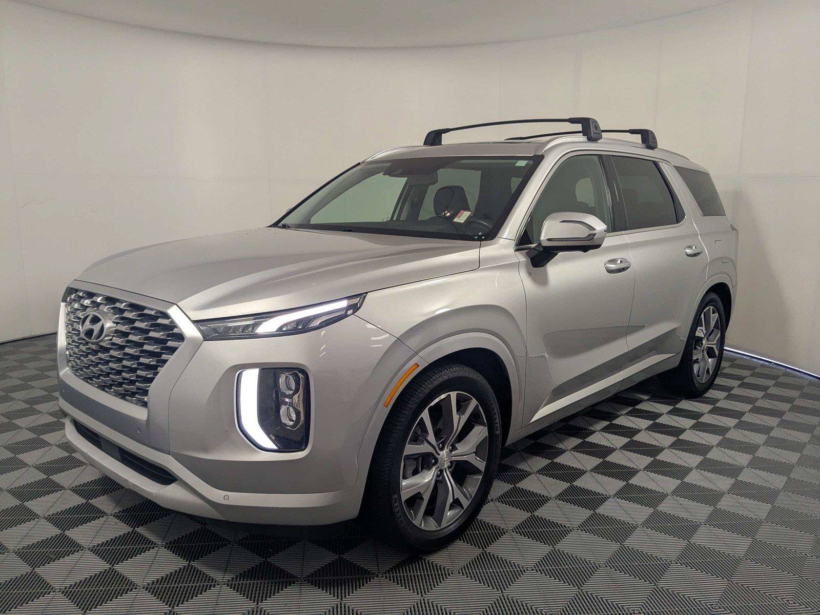 Used 2022 Hyundai Palisade Limited FWD image 2