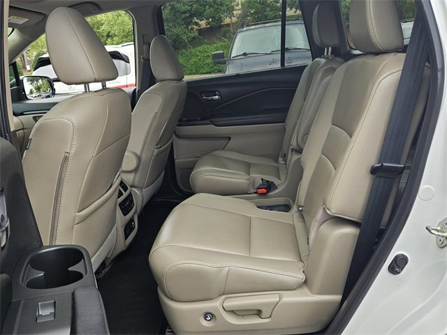 Used 2021 Honda Pilot Touring image 6
