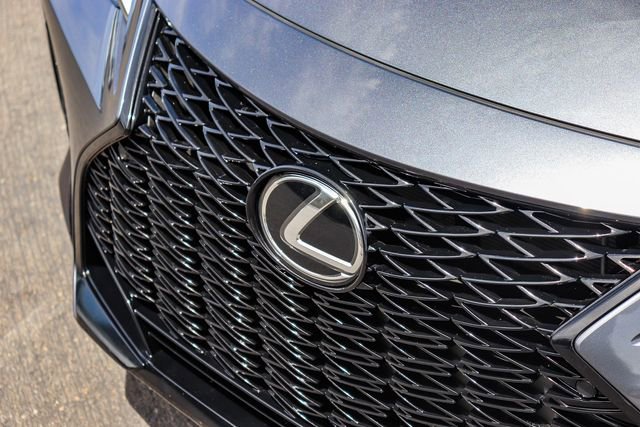 Used 2024 Lexus IS 350 F Sport RWD image 11