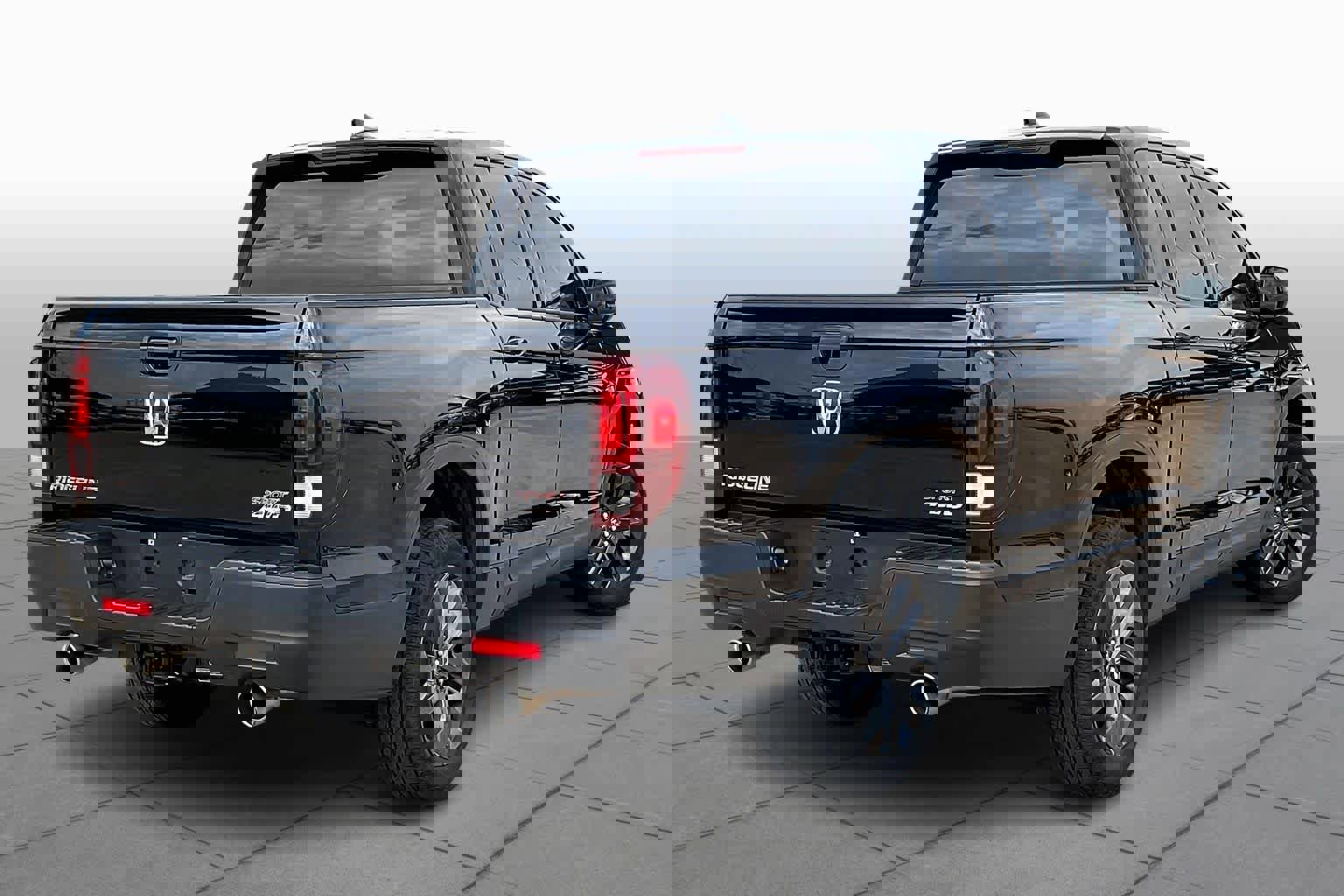 Used 2023 Honda Ridgeline Sport image 14