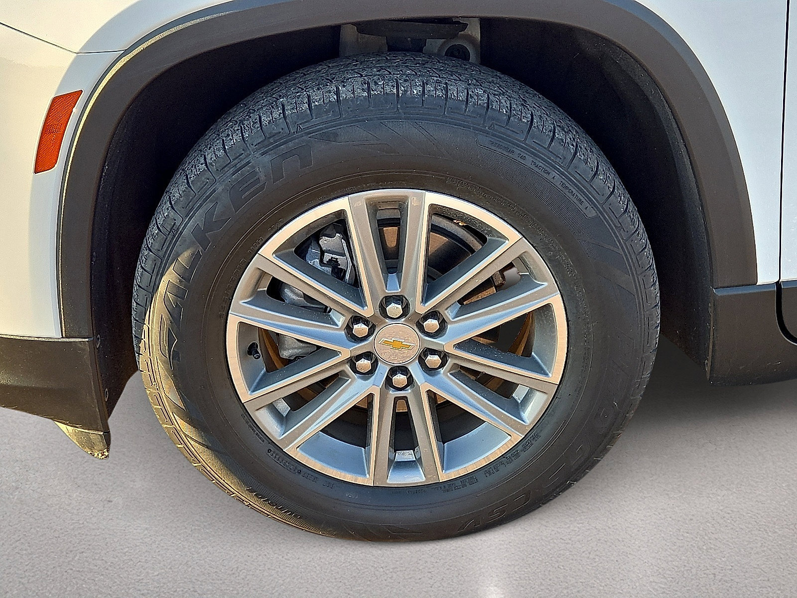 Used 2023 Chevrolet Traverse LT FWD image 10