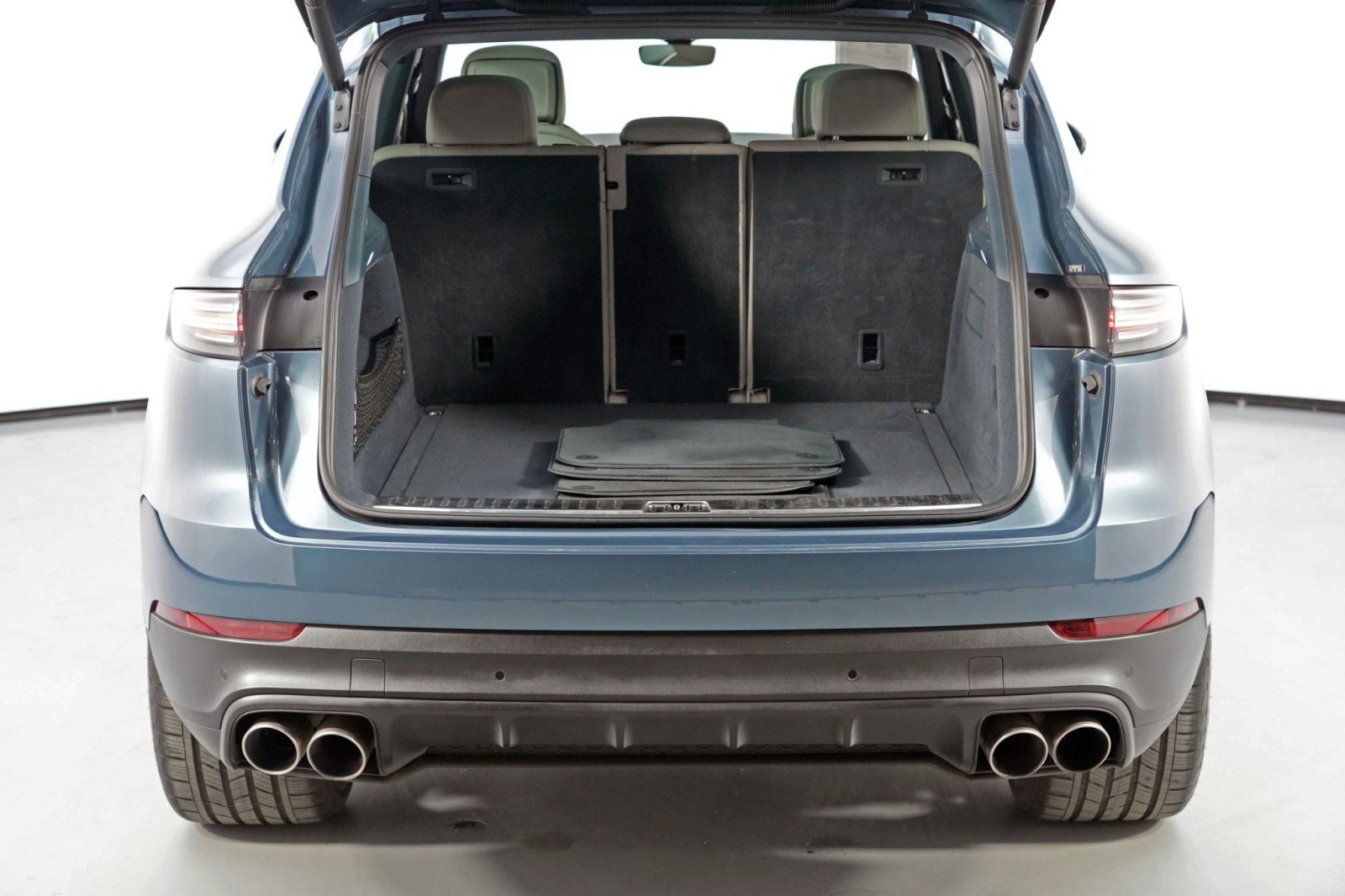 Used 2020 Porsche Cayenne S w/ Premium Package image 10