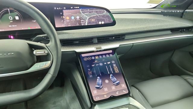 Used 2024 Lucid Air Touring image 44