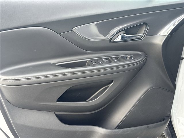 Used 2020 Buick Encore Preferred image 21