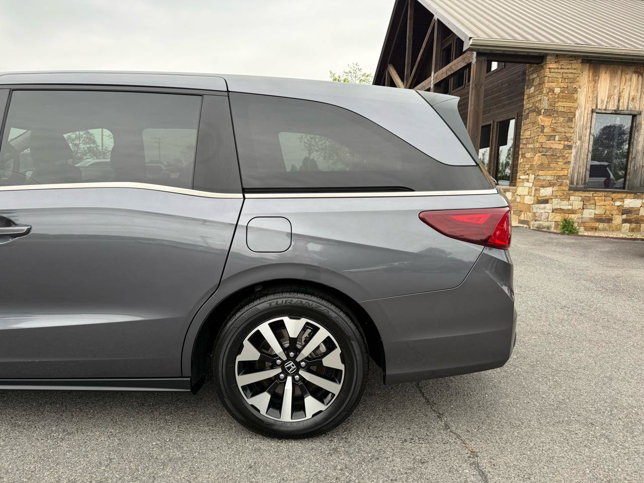 Used 2025 Honda Odyssey EX-L image 46