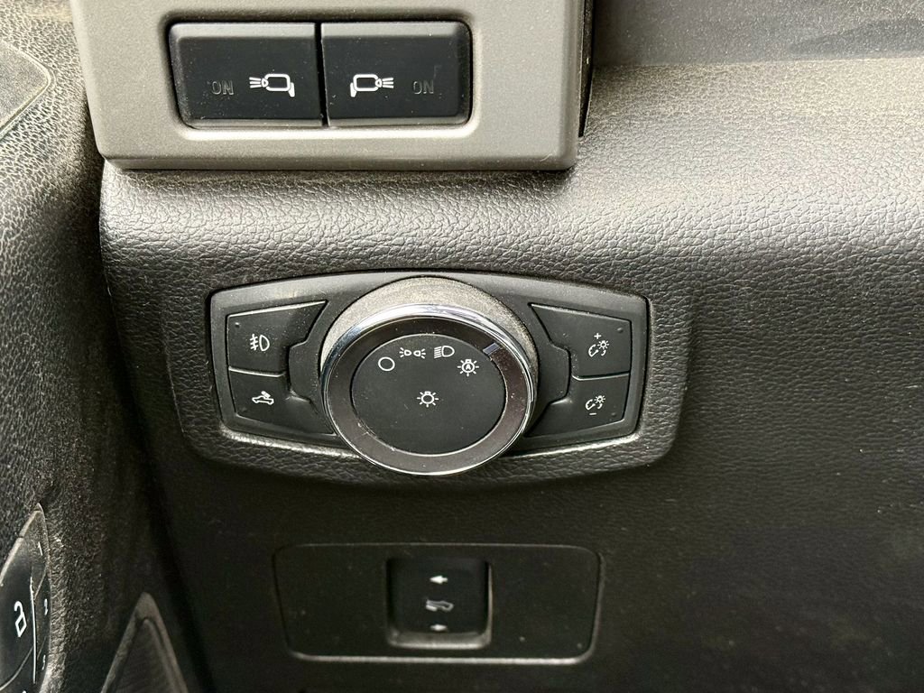 Used 2019 Ford F250 Lariat w/ Lariat Value Package image 19