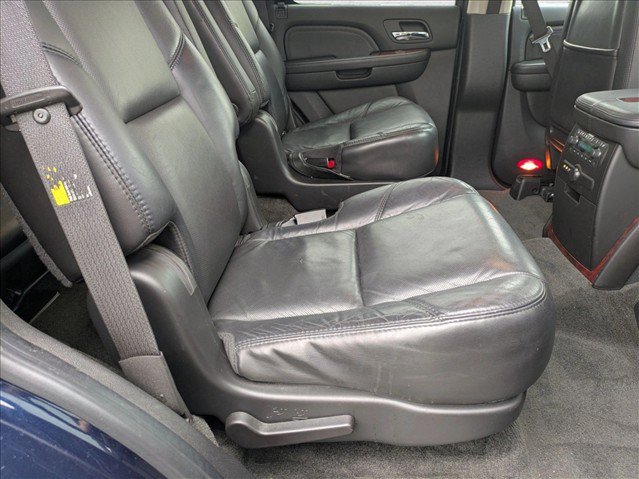 Used 2007 Cadillac Escalade AWD w/ Information Package image 23