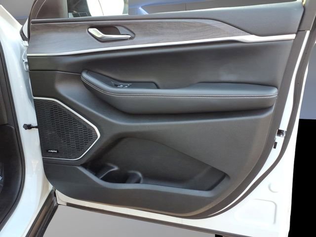 Used 2022 Jeep Grand Cherokee Limited 4xe image 33