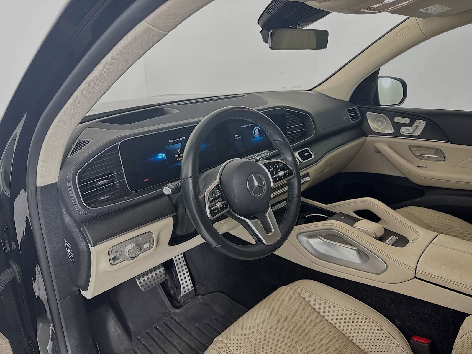 Used 2023 Mercedes-Benz GLS 450 4MATIC image 7