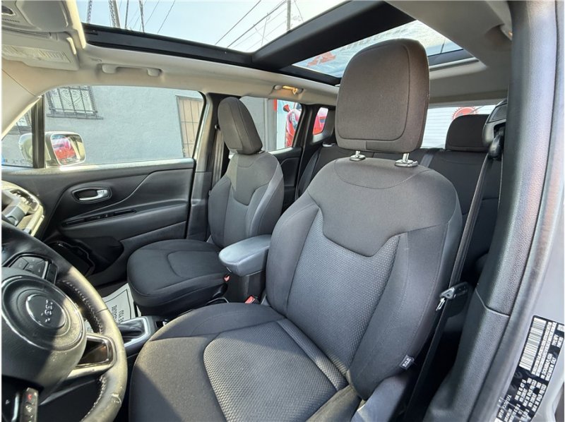 Used 2020 Jeep Renegade Altitude image 16