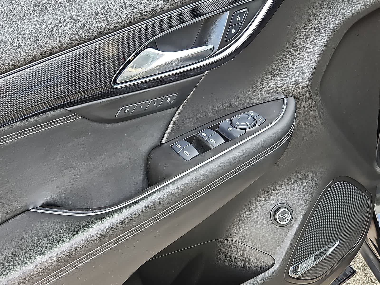 Used 2022 Buick Envision Essence w/ Technology Package II FWD image 30