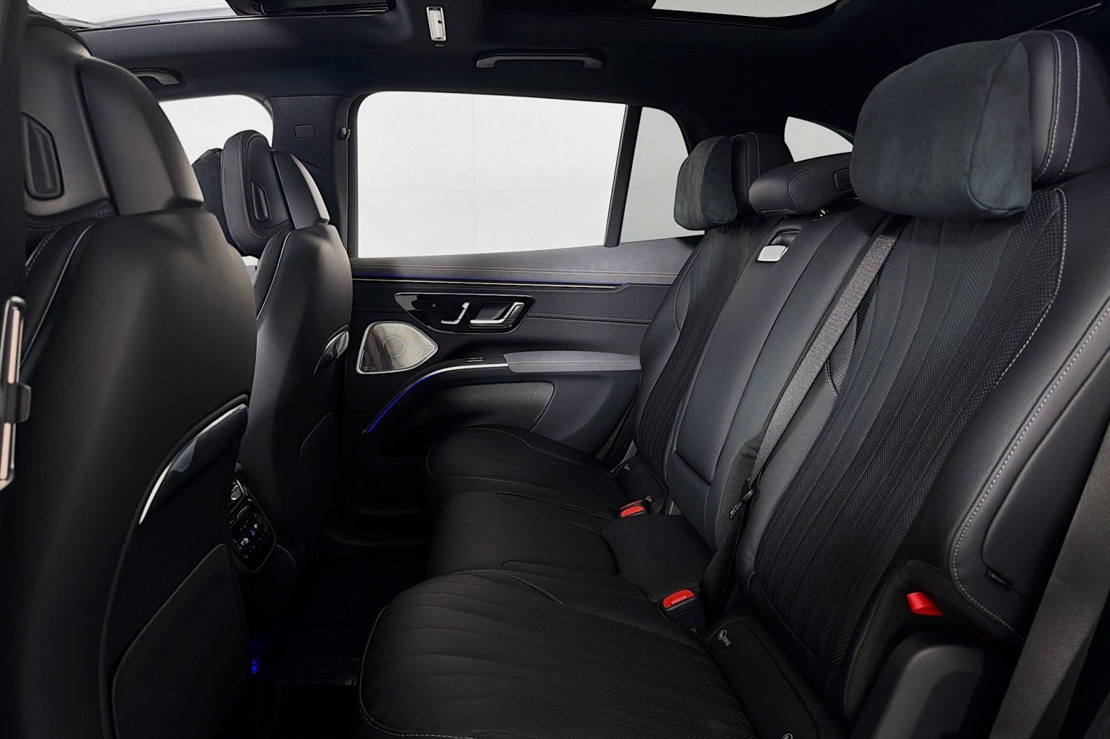 New 2026 Mercedes-Benz EQS 400 4MATIC SUV image 7