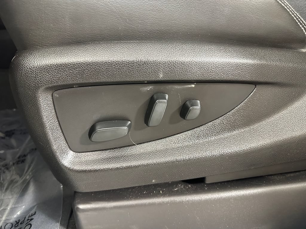 Used 2018 GMC Sierra 1500 Denali AWD/4WD image 17