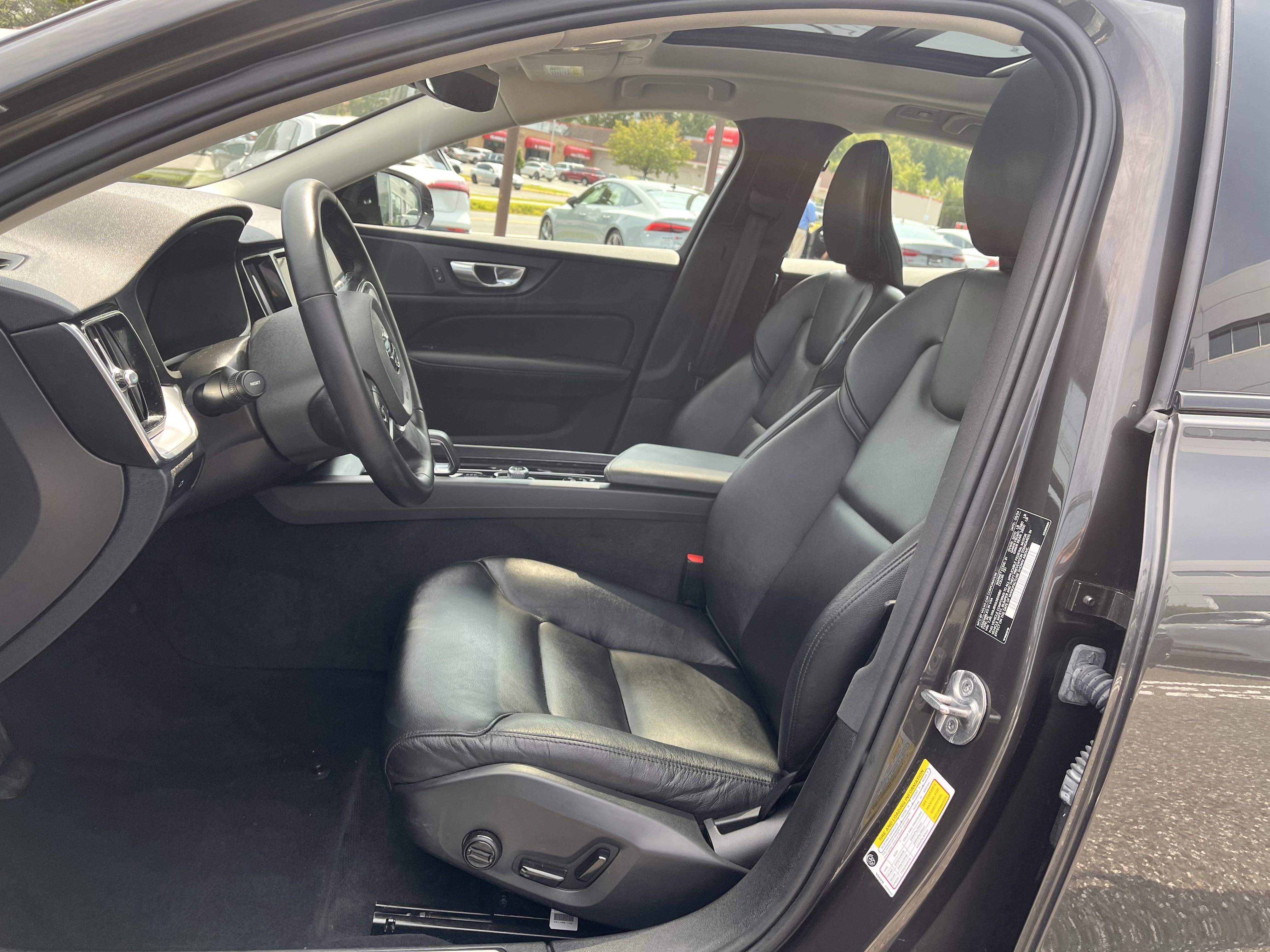 Certified 2025 Volvo S60 B5 Core image 6