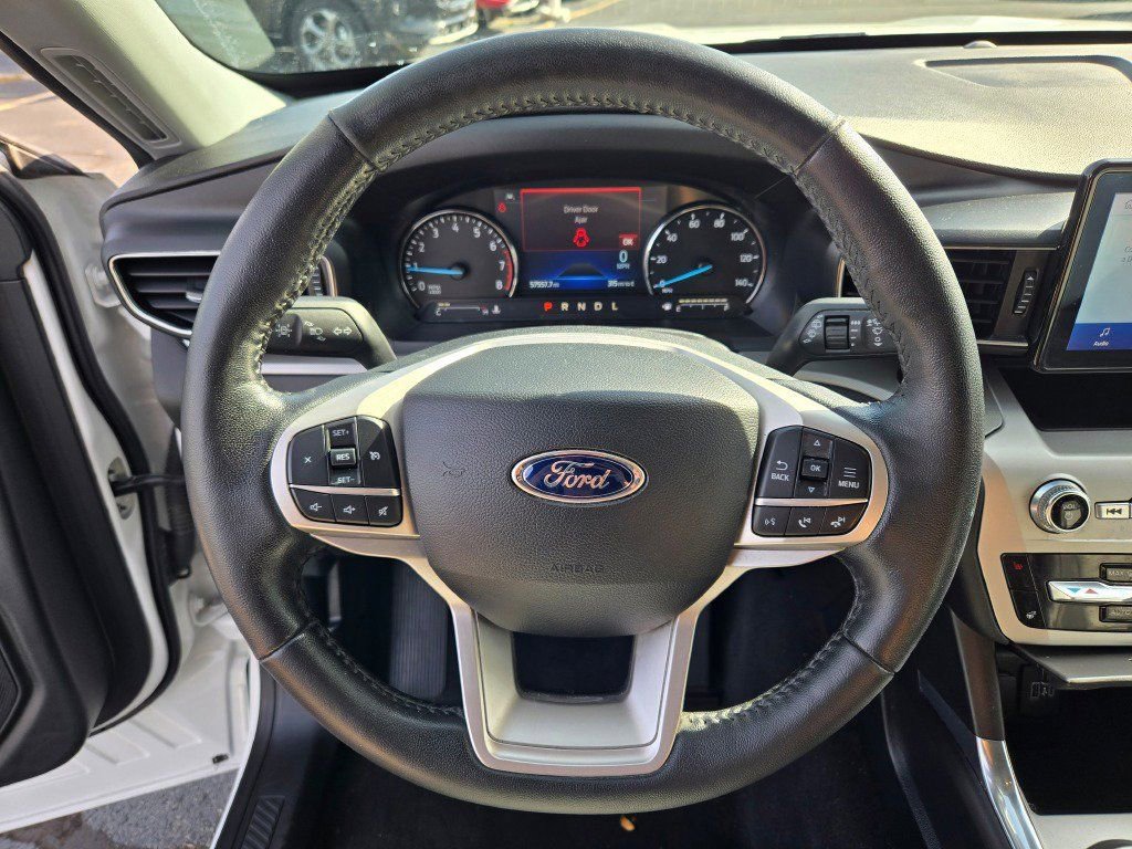 Used 2022 Ford Explorer XLT w/ Equipment Group 202A AWD/4WD image 34