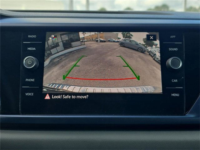 Used 2022 Volkswagen Taos SE image 18