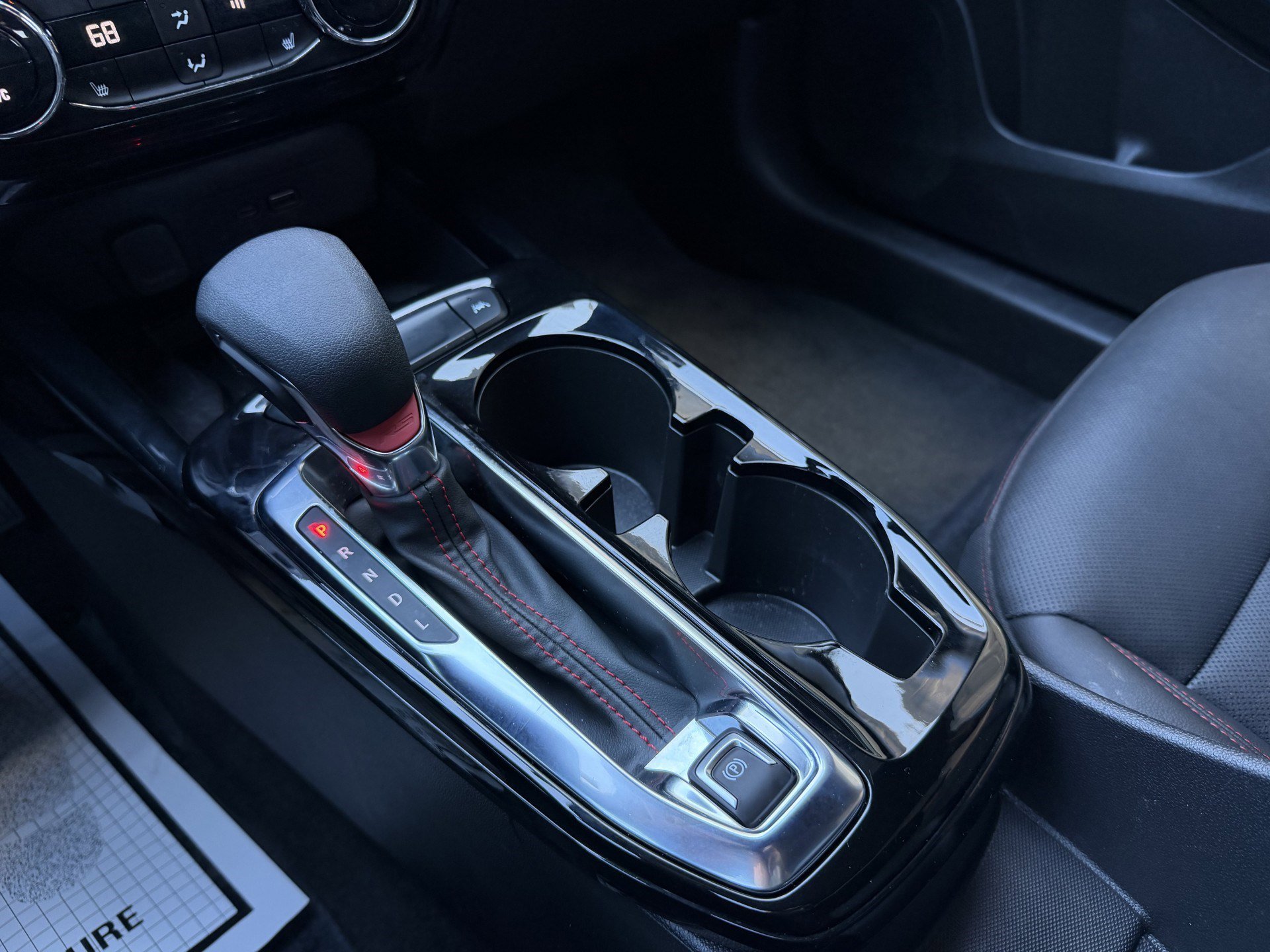 Used 2024 Chevrolet Trax RS w/ Sunroof Package image 16