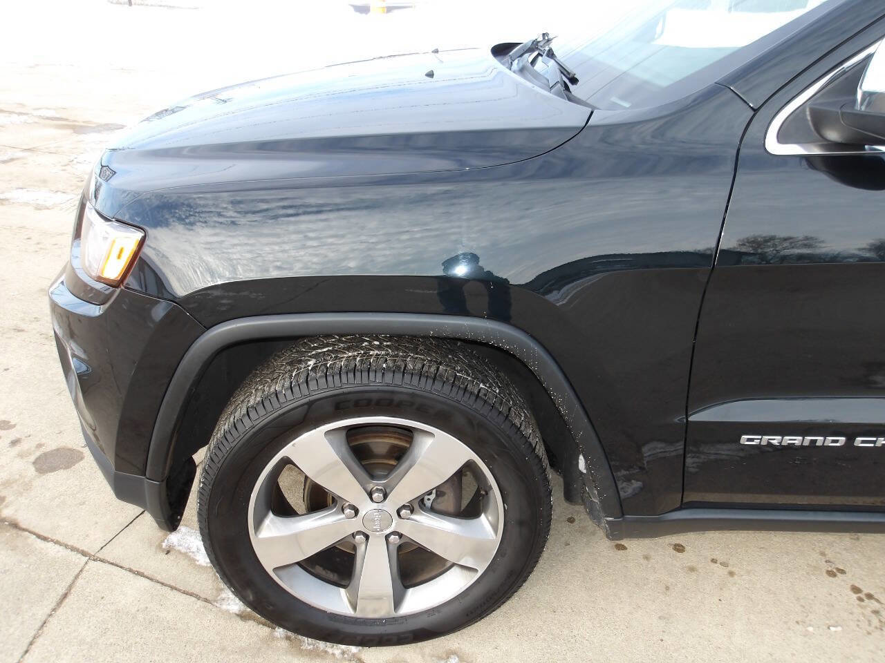 Used 2014 Jeep Grand Cherokee Limited w/ Luxury Group II image 35