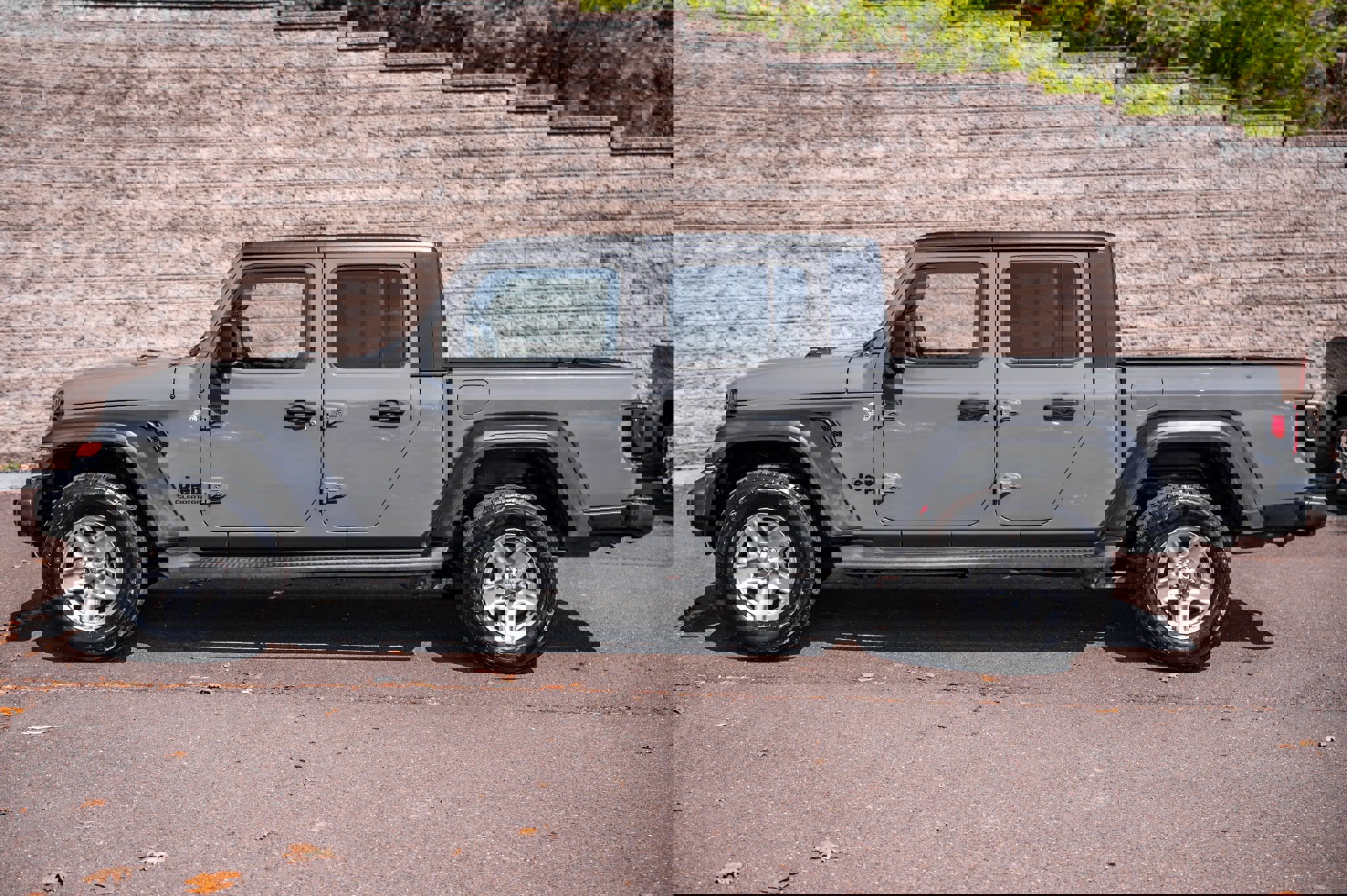 Used 2020 Jeep Gladiator Sport w/ Quick Order Package 24S image 10