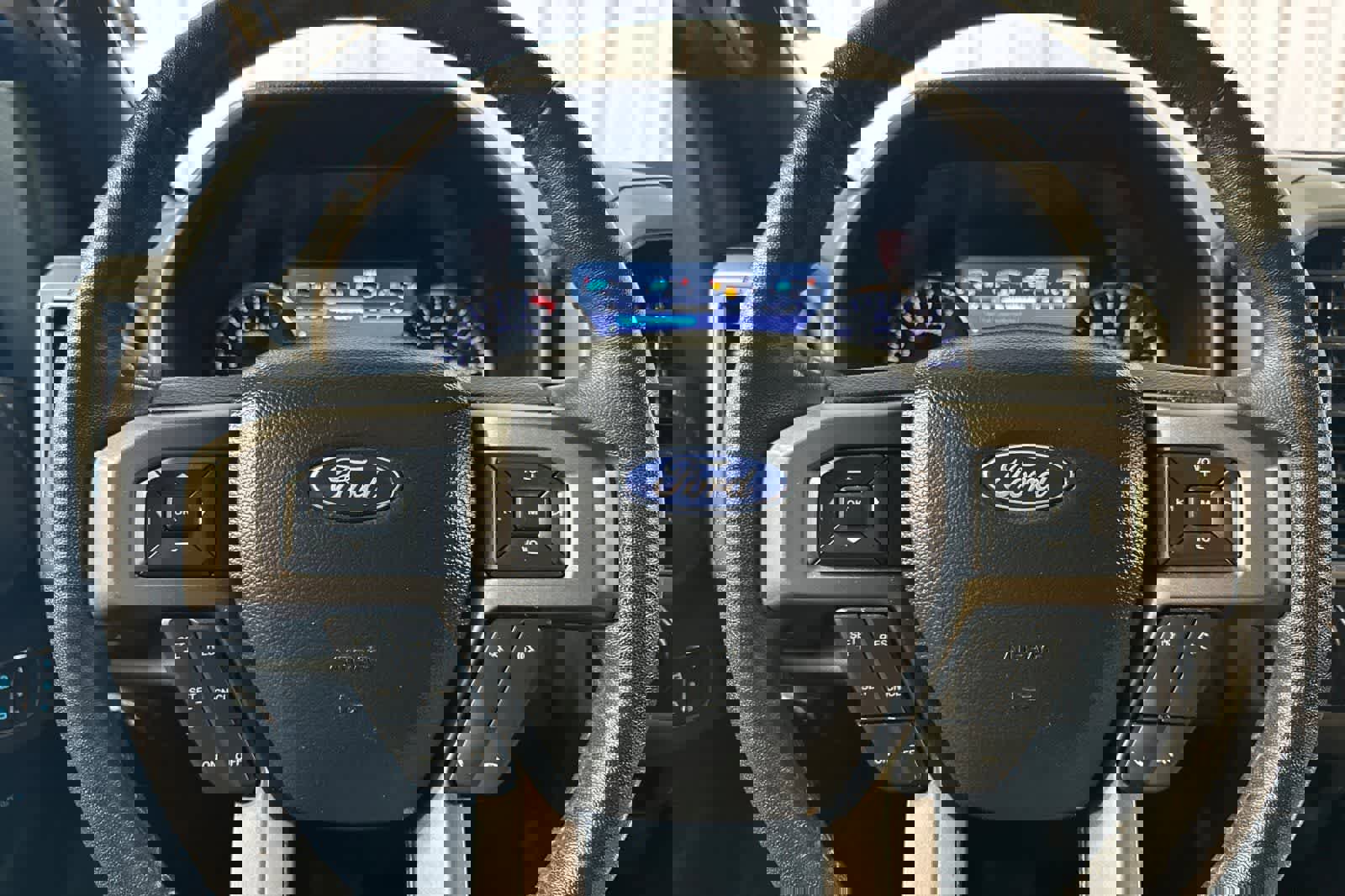 Used 2020 Ford Expedition XLT w/ Equipment Group 202A AWD/4WD image 27