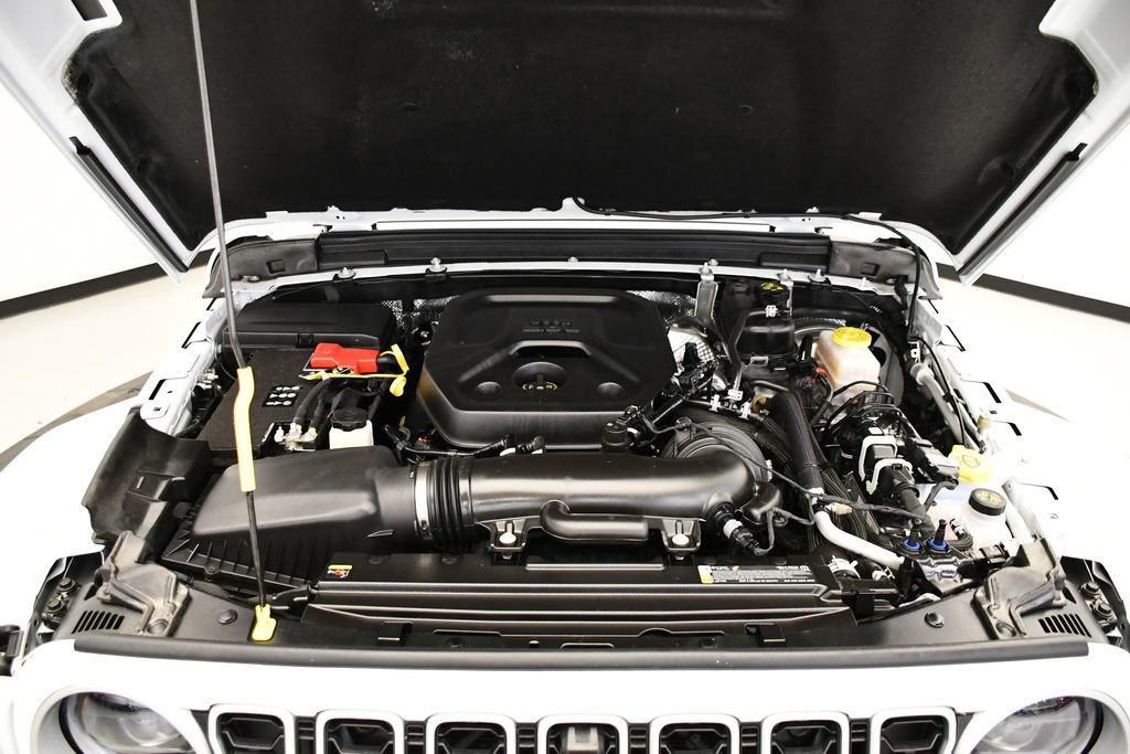 Used 2025 Jeep Wrangler Sahara image 11