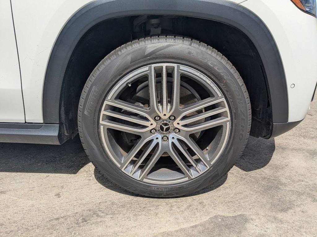 Used 2024 Mercedes-Benz GLS 450 4MATIC image 19