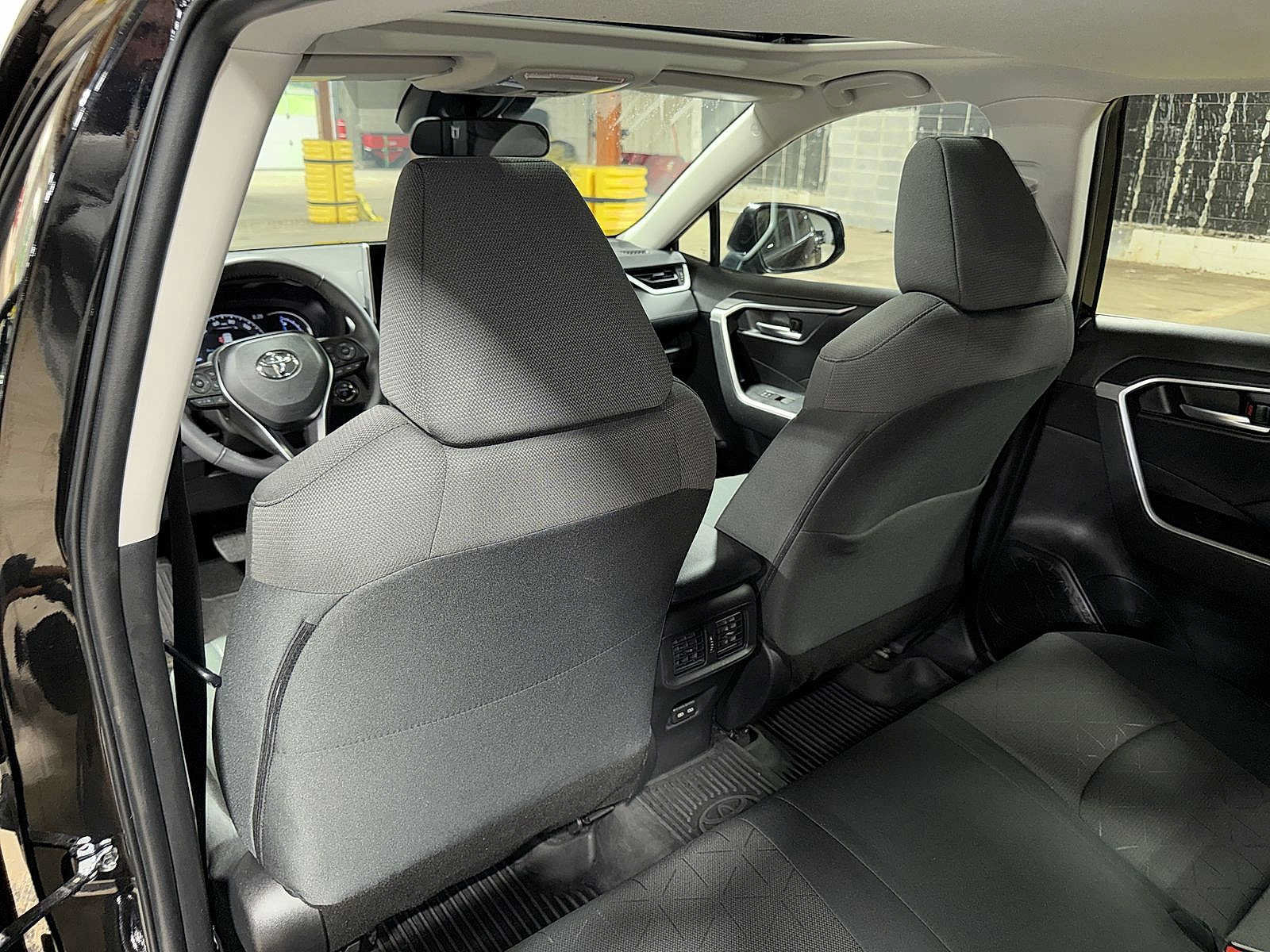 Used 2024 Toyota RAV4 XLE w/ Convenience Package AWD/4WD image 29