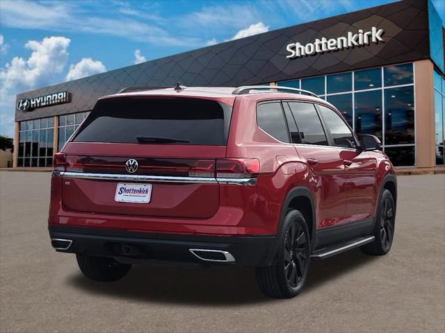 Used 2024 Volkswagen Atlas SE w/ Black Wheel Package image 6
