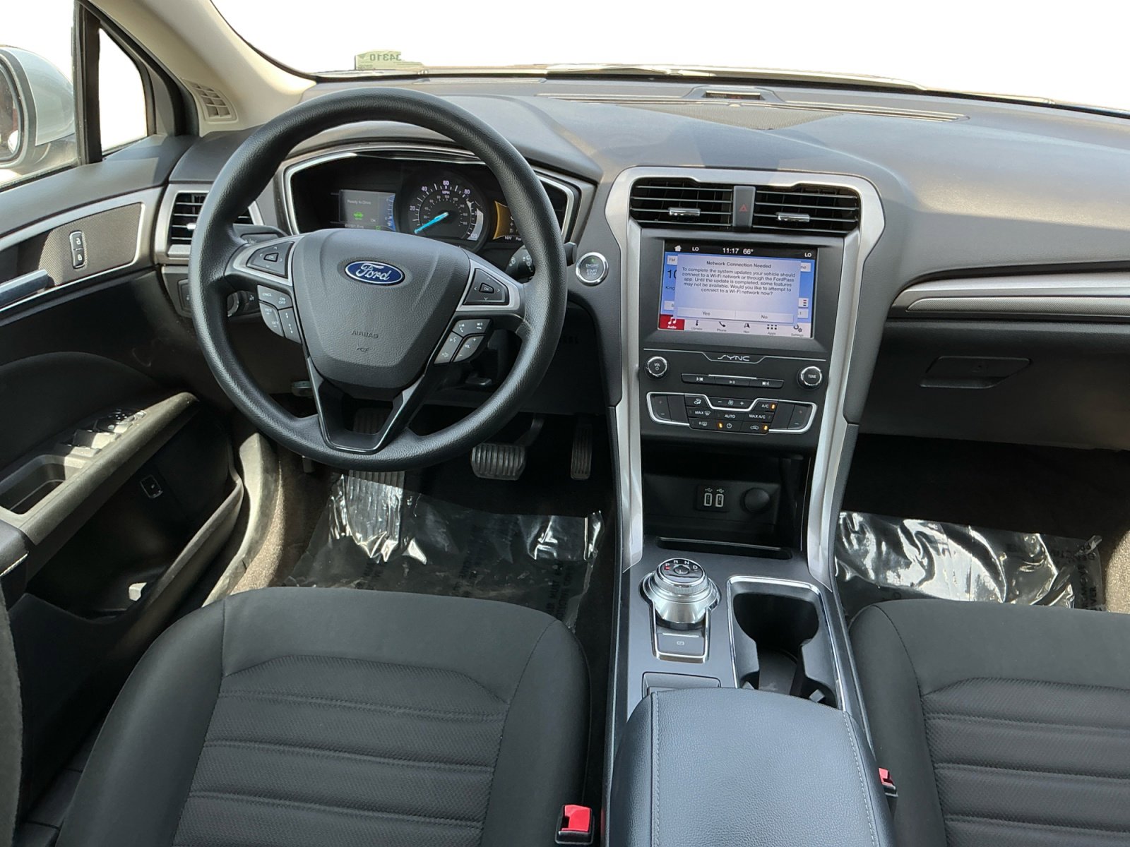 Used 2019 Ford Fusion SE FWD image 14