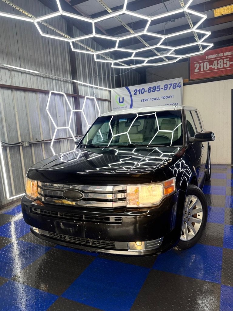 Used 2011 Ford Flex SEL w/ Rapid Spec Order Code FWD image 3