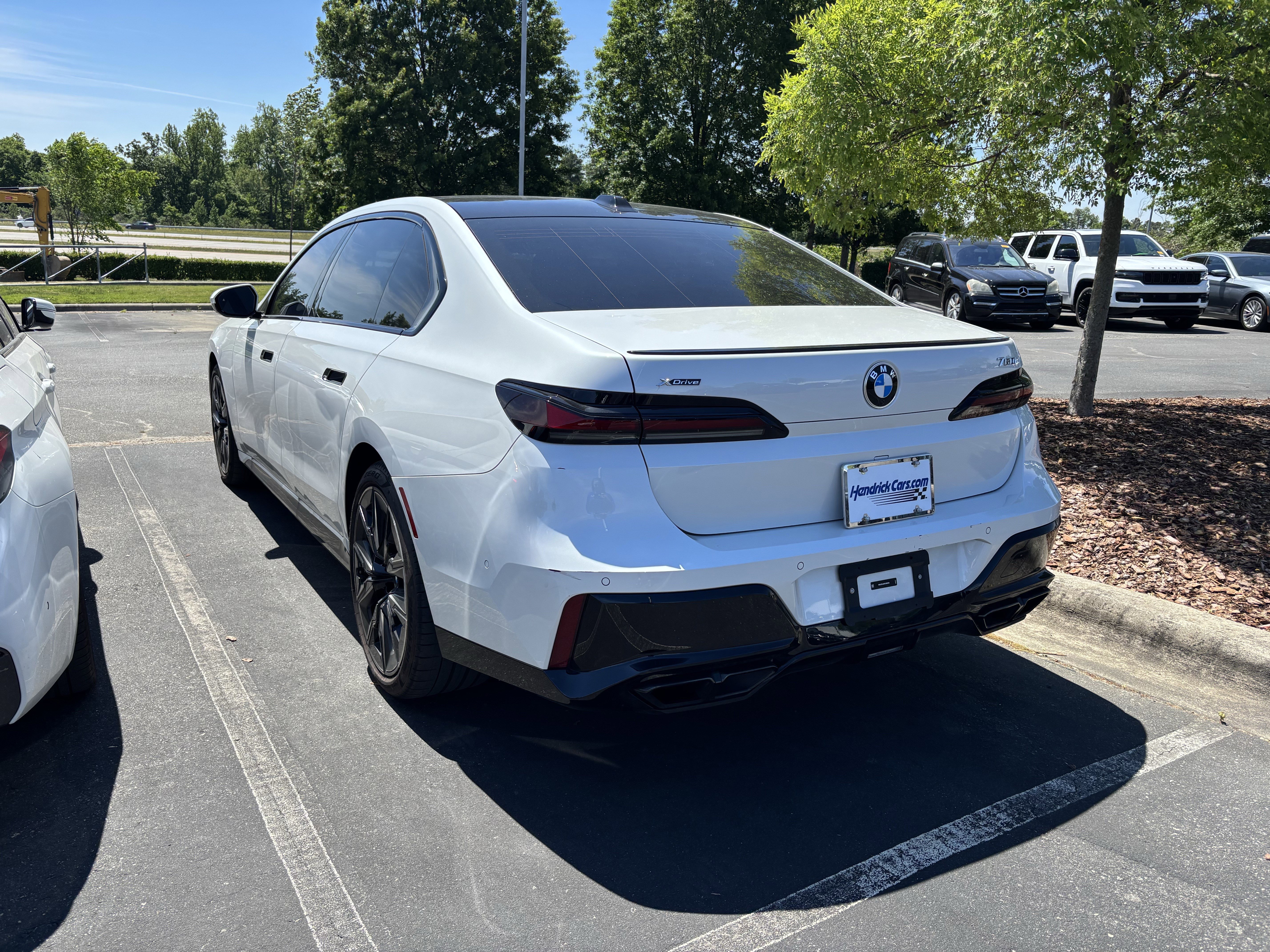 Certified 2023 BMW 760i xDrive AWD/4WD image 14